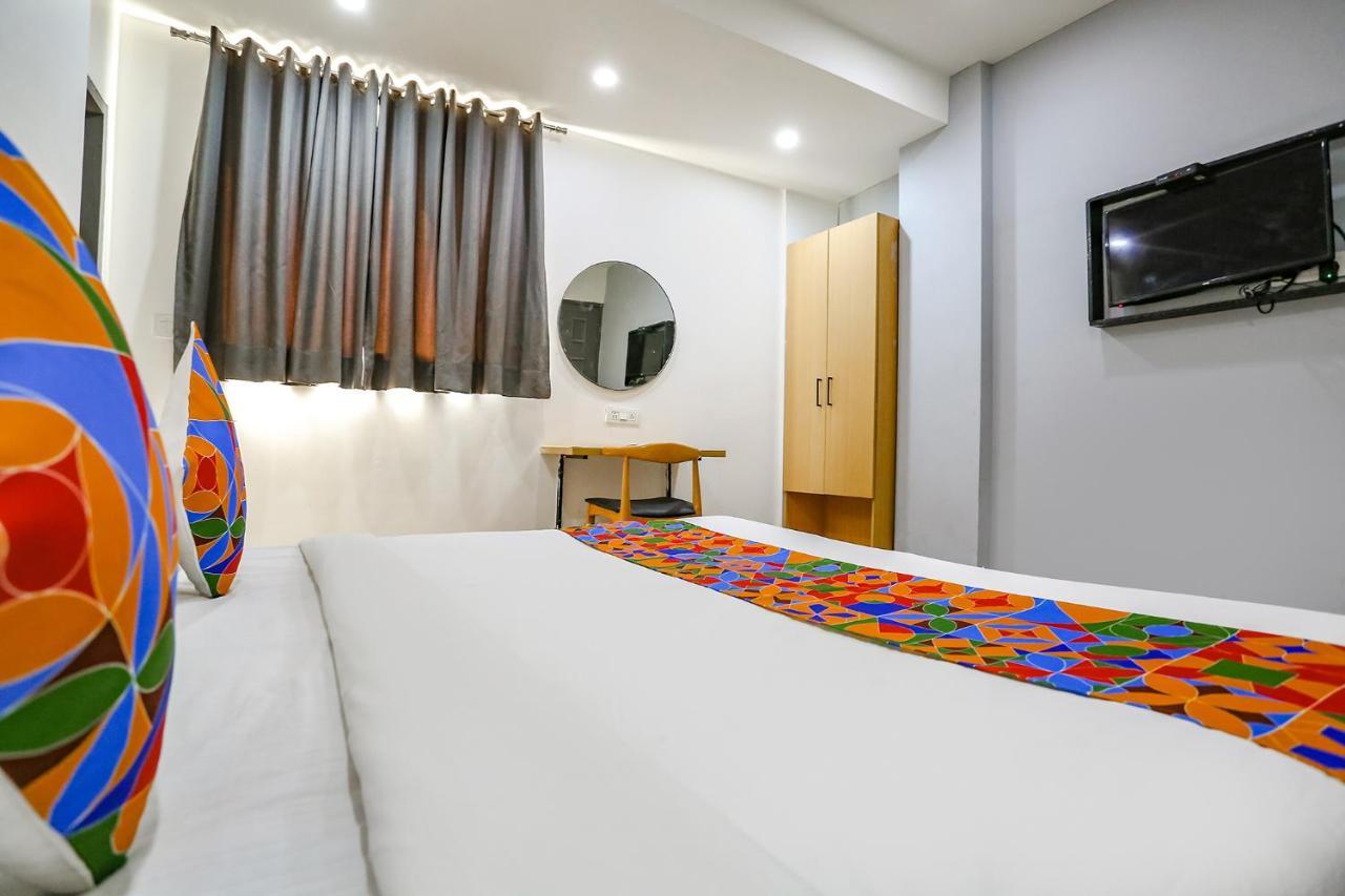Fabhotel Vat - Meera Bagh Δελχί Εξωτερικό φωτογραφία