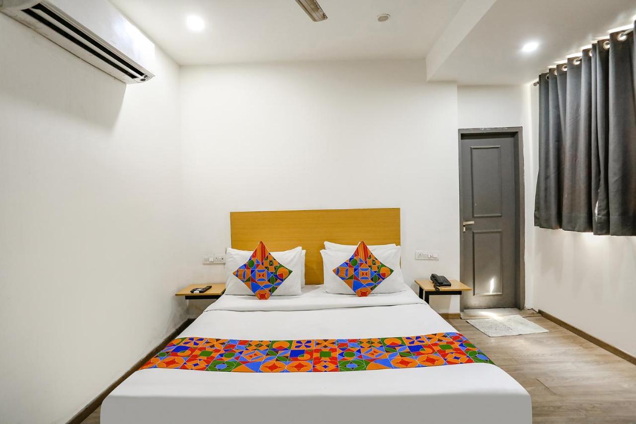 Fabhotel Vat - Meera Bagh Δελχί Εξωτερικό φωτογραφία
