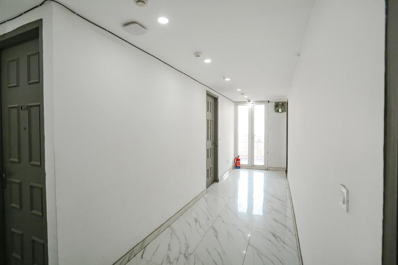Fabhotel Vat - Meera Bagh Δελχί Εξωτερικό φωτογραφία