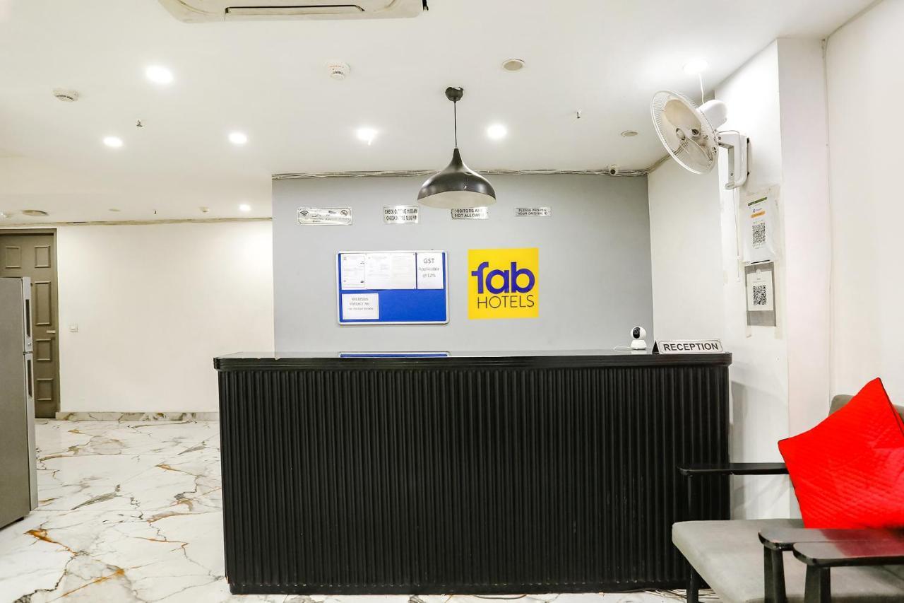Fabhotel Vat - Meera Bagh Δελχί Εξωτερικό φωτογραφία